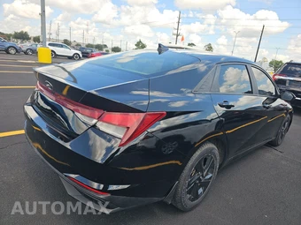 2023 Hyundai Elantra SEL - miniatura 4