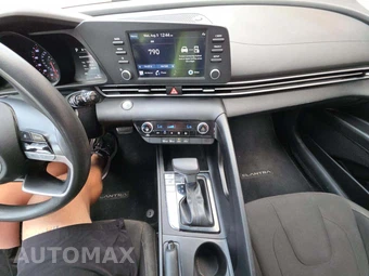 2023 Hyundai Elantra SEL - miniatura 10