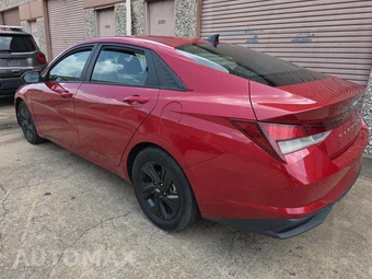 2023 Hyundai Elantra SEL - miniatura 2