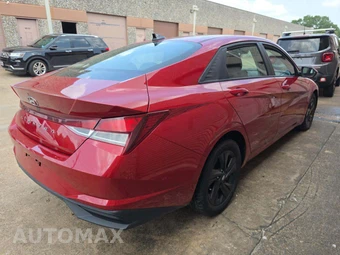 2023 Hyundai Elantra SEL - miniatura 3