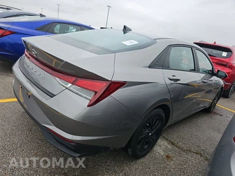 2023 Hyundai Elantra SEL - miniatura 4