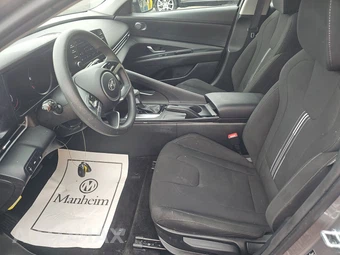 2023 Hyundai Elantra SEL - miniatura 7