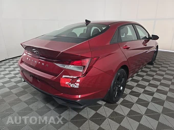 2023 Hyundai Elantra SEL - miniatura 4