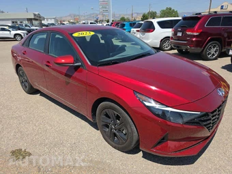2023 Hyundai Elantra SEL - miniatura 4