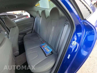 2023 Hyundai Elantra SEL - miniatura 13