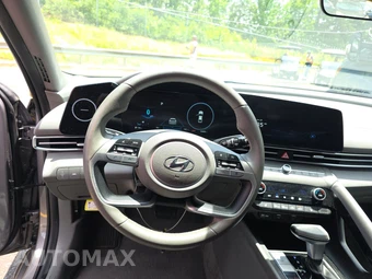 2023 Hyundai Elantra SEL – miniatura 10
