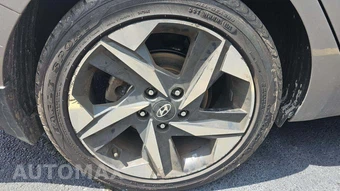 2023 Hyundai Elantra SEL – miniatura 22