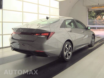 2023 Hyundai Elantra SEL – miniatura 4