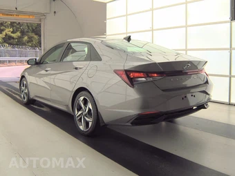 2023 Hyundai Elantra SEL – miniatura 6
