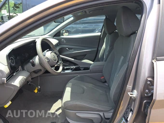 2023 Hyundai Elantra SEL – miniatura 7