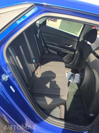 2023 Hyundai Elantra SEL - miniatura 13