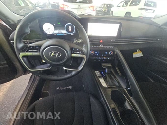 2023 Hyundai Elantra SEL - miniatura 11