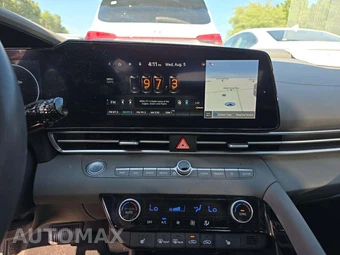 2023 Hyundai Elantra SEL - miniatura 10