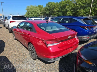 2023 Hyundai Elantra SEL - miniatura 2