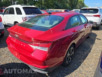 2023 Hyundai Elantra SEL - miniatura 3