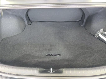 2023 Hyundai Elantra SEL - miniatura 17