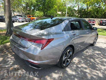2023 Hyundai Elantra SEL - miniatura 2