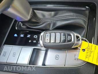 2023 Hyundai Elantra SEL - miniatura 8