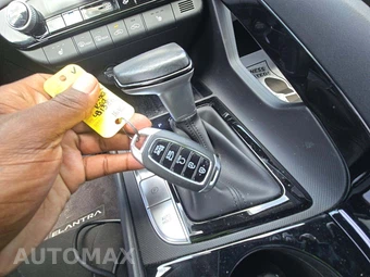 2023 Hyundai Elantra SEL - miniatura 8