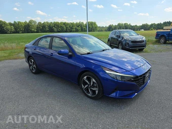2023 Hyundai Elantra SEL - miniatura 4
