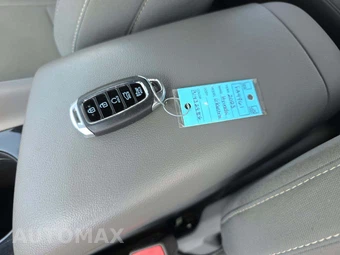 2023 Hyundai Elantra SEL - miniatura 8