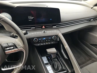 2023 Hyundai Elantra SEL - miniatura 11