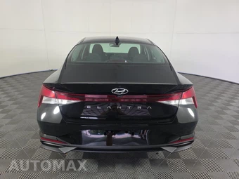 2023 Hyundai Elantra SEL - miniatura 5