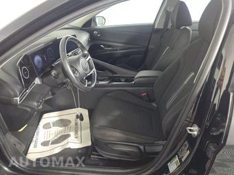 2023 Hyundai Elantra SEL - miniatura 7