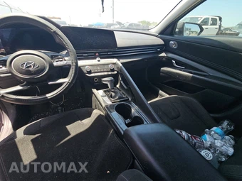 2023 Hyundai Elantra SEL - miniatura 11