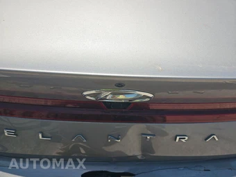 2023 Hyundai Elantra SEL - miniatura 16