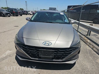2023 Hyundai Elantra SEL - miniatura 2