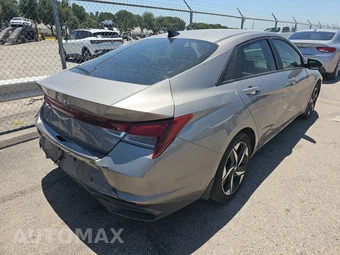 2023 Hyundai Elantra SEL - miniatura 4