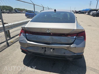 2023 Hyundai Elantra SEL - miniatura 5