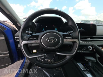 2023 Hyundai Elantra SEL - miniatura 10
