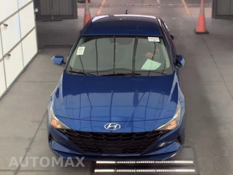 2023 Hyundai Elantra SEL - miniatura 2