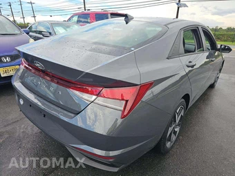 2023 Hyundai Elantra SEL - miniatura 3
