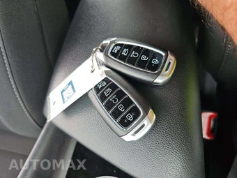 2023 Hyundai Elantra SEL - miniatura 8