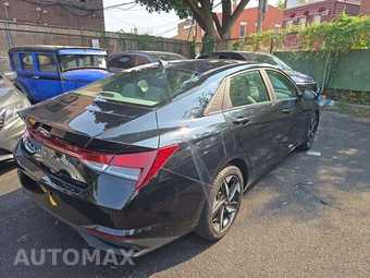 2023 Hyundai Elantra SEL - miniatura 3