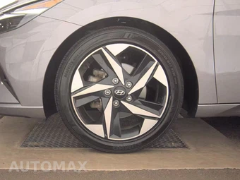 2023 Hyundai Elantra SEL - miniatura 9