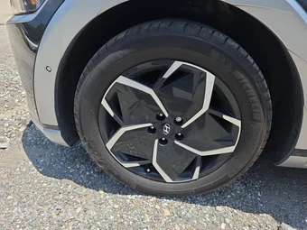 2023 Hyundai IONIQ 5 Limited - miniatura 17
