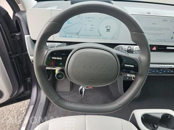 2023 Hyundai IONIQ 5 Limited - miniatura 10
