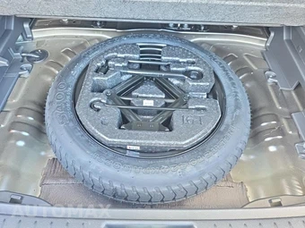 2023 Hyundai Kona SE - miniatura 7