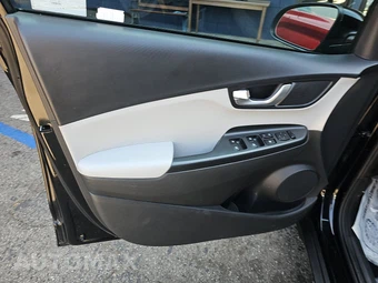 2023 Hyundai Kona SEL - miniatura 9