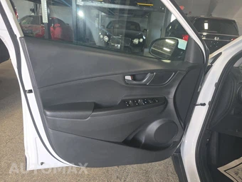 2023 Hyundai Kona SEL - miniatura 9