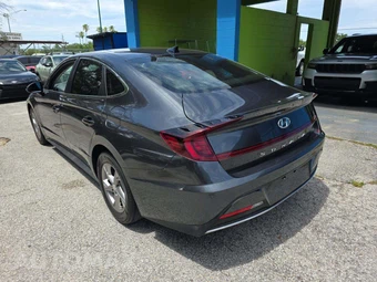 2023 Hyundai Sonata SE - miniatura 2