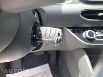 2023 Hyundai Sonata SE - miniatura 8
