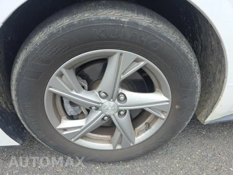 2023 Hyundai Sonata SE - miniatura 8