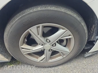 2023 Hyundai Sonata SE - miniatura 9