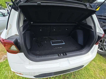 2023 Hyundai Venue Limited – miniatura 14
