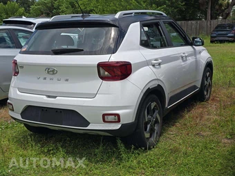 2023 Hyundai Venue Limited – miniatura 3